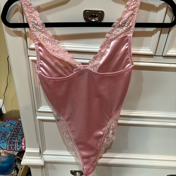Urban outfitters pink bodysuit - Picture 2 of 3